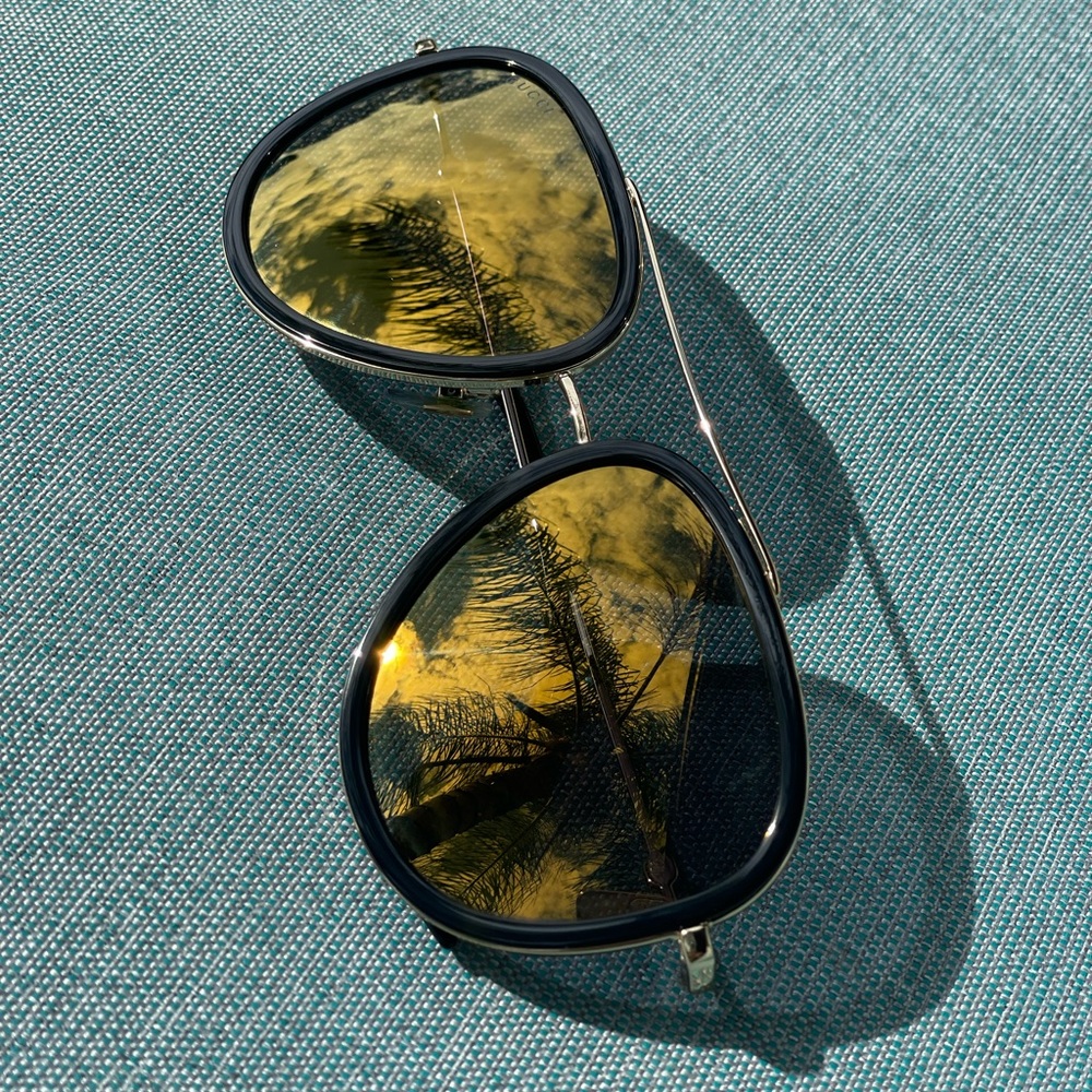 Gucci sunglasses pilot shape!